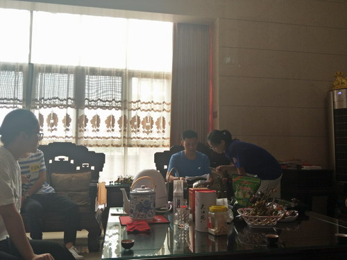 家访1.JPG 家访1.JPG