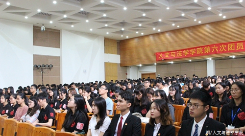 认真聆听的同学们 (2)_.jpg 认真聆听的同学们 (2)_.jpg