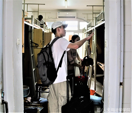 宿舍入住.JPG 宿舍入住.JPG