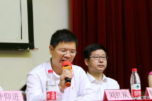 刘红斌老师发表讲话.jpg 刘红斌老师发表讲话.jpg