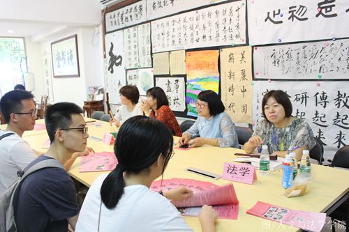 咨询现场_副本.jpg 咨询现场_副本.jpg