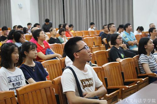 认真听讲的学生_副本.jpg 认真听讲的学生_副本.jpg